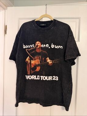 Zach Bryan Burn, Burn, Burn WORLD TOUR 23 Graphic Tee - Black